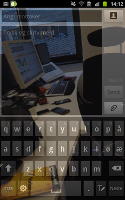 Transparent Screen gjør at du ser hva som foregår bak telefonen mens du jobber med den.