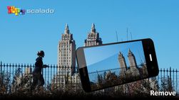 Scalado Remove-appen tar flere bilder etter hverandre for å kunne identifisere hva som ikke hører hjemme i motivet. (Foto: Scalado)