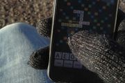 Les Hanskene som fungerer på mobilskjermen