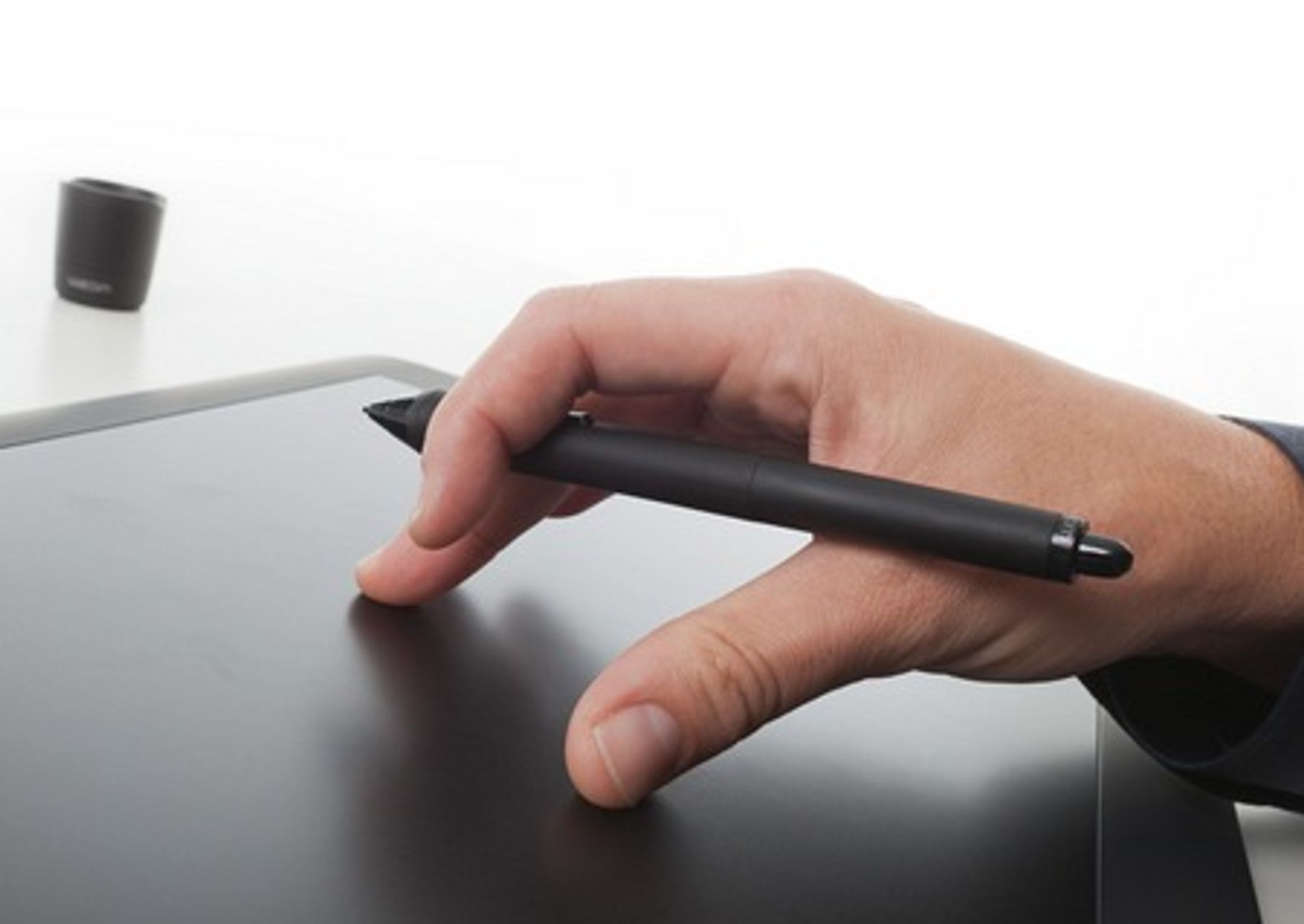 På de nye Wacom Intuos5 kan du bruke flere fingre for å utføre forskjellige handlinger