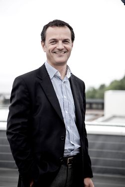 Anwar Farrag i Kjedehuset mener bedriftene kan bli flinkere til å ta i bruk alle mulighetene som ligger i avanserte smartmobiler og nettbrett.