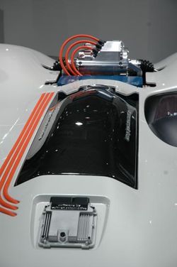 OPP OG FREM: Batteripakken og den elektriske motoren er hevet for å bli ekstra synlige. (Foto: Øystein Eian)