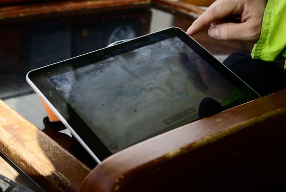 Vi manglet plastmappe, og brukte derfor Navionics Marine for det meste under tak. (Foto: Einar Eriksen)