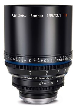 Carl Zeiss Compact Prime CP.2 135mm F2.1 passer kanskje bedre for deg som liker å stå litt lengre unna.
