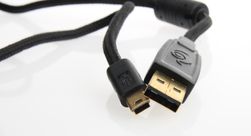 I motsetning til de fleste andre tastaturer kommer CM Storm Trigger med en separat kabel.
