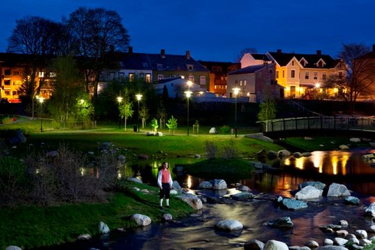 Locations rundt om i Trondheim og Oslo blir utgangspunktet for runder med tegneblokka, før planene virkeliggjøres.
