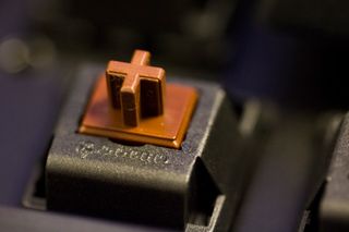 I mekaniske tastaturer har hver knapp en egen bryter, som blir registrert separat.