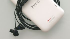 ACS T3 sammen med HTC One X.