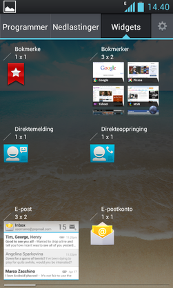 Startskjermen kan også tilpasses ved å gå inn i widgets-menyen og plukke ut det du vil ha på startskjermen.