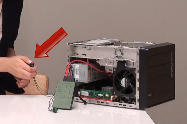 Denne SSD-en kommer med en farlig knapp