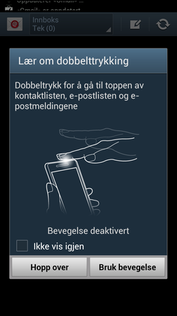 Telefonen gir deg opplæring underveis. Du kan tappe to ganger på toppen av telefonen for å bla helt opp i for eksempel kontaktlisten din. Denne funksjonen fungerer ergelig nok ikke i nettleseren.