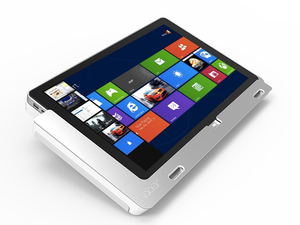 Iconia W700 kommer med en egen dock.