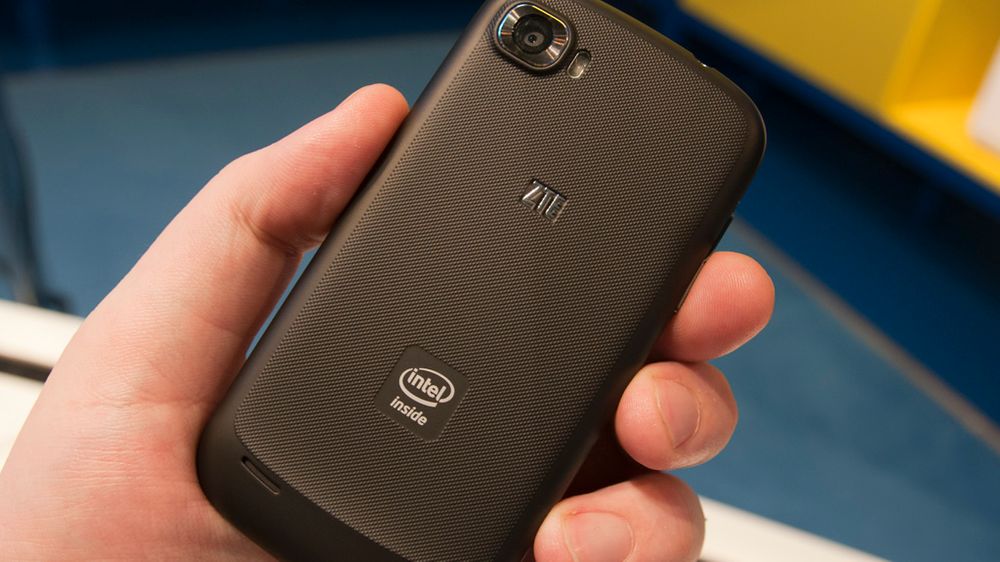 Intels kjennemerke er å finne på svært få mobiler. ZTEs Grand X In er en av få Intel-baserte telefoner som har funnet veien til Norge.