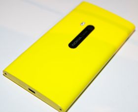 Lumia 920 er på ingen måte en liten telefon.