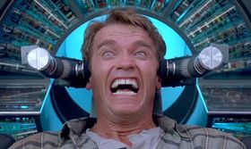 I filmen Totall Recall finner Arnold Schwarzeneggers rollefigur ut at han har fått plantet falsk hukommelse i hjernen sin.
