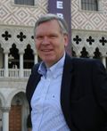 Utdannelse fra et eliteuniversitet viser et veltrimmet hode, mener Jørgen Myrland i Cisco.