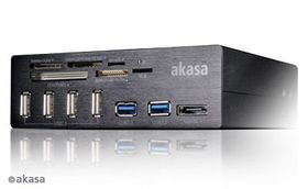 Akasa InterConnect Pro er en smart minnekortleser.