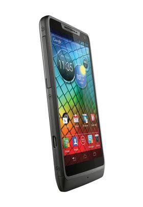 Byggematerialene er Gorilla Glass, aluminium og kevlar.