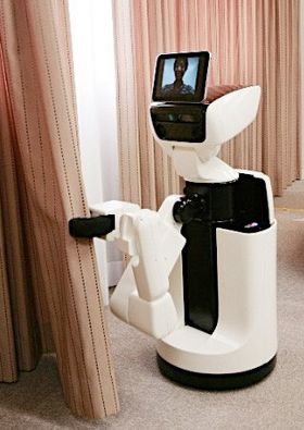 Roboten drar fra gardinene om morgenen.