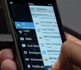 Akkurat som i nettbrettet BlackBerry PlayBook er det sveiping som gjelder i nye BlackBerry 10.