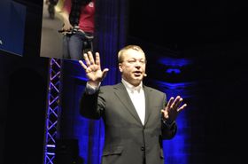 Nokia-sjefen Stephen Elop fester ikke lit til ryktene. Her fra da Nokia bekreftet at de satset på Windows Phone for snart to år siden.