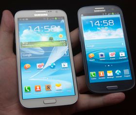Galaxy Note II har samme designspråk som Samsungs andre toppmodell; Galaxy S III.