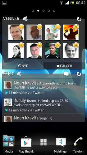 Sony har lagt ved en del nyttige widgets, som for eksempel Timescape-feeden nederst som viser innlegg fra Facebook og Twitter.