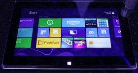 Gorillaglass dekker den utvendige skjermen.