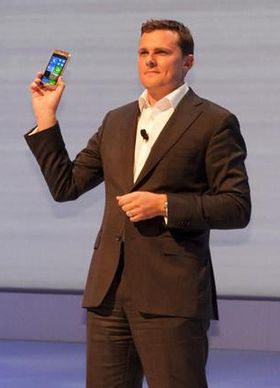 Samsung var den første av de tre Windows Phone-produsentene til å lansere et produkt. Ativ S ble vist frem før IFA-messen i Berlin tidligere i år.