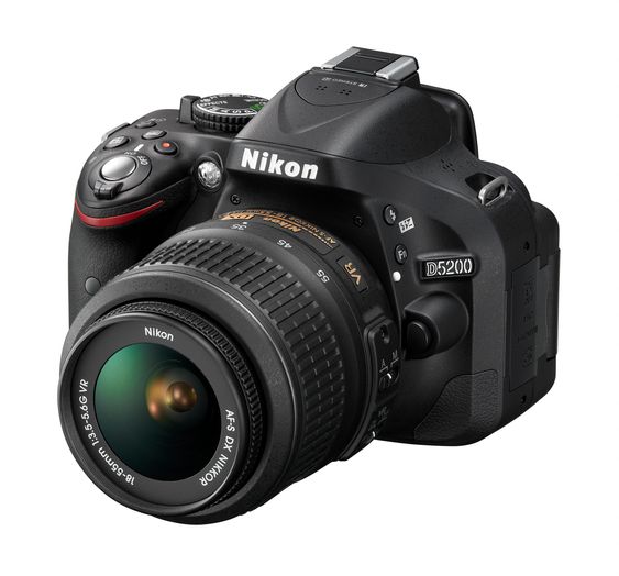 Nikon D5200.