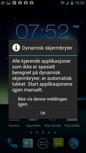 Apper som ikke støtter dynamisk veksling mellom stor og liten skjerm vil bli lukket når du plugger inn eller ut telefonen.