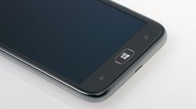 Samsung Ativ S er 8,7 milllimeter tykk.