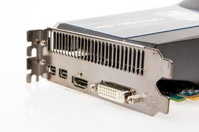 Utganger å velge i på HD 7950 IceQ Boost Clock.