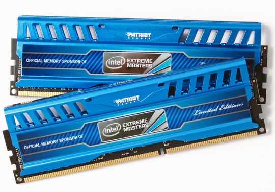 Patriot Intel Extreme Masters 2x8GB 1866 MHz.
