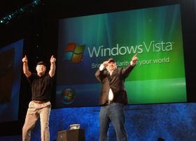 Windows Vista ga Microsoft et frynsete rykte. Her blir operativsystemet annonsert i juli 2005.