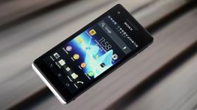 Sony Xperia V er en av flere Sony-mobiler på NetComs salgstopp.