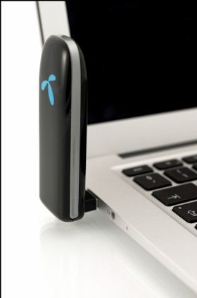 Et USB-modem er en grei løsning for å komme på nett med PC-en. Har du en 4G-mobil kan du også dele 4G-forbindelsen via telefonens "hotspot"-funksjon.