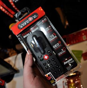 SpareOne+ er nødtelefonen som varer i 15 år med ett AA-batteri. Nå kan den også finne ut hvor du er.