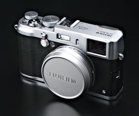 Fujifilm FinePix X100S.
