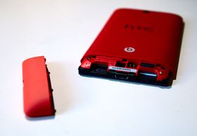 Batteriet er ikke utskiftbart (uten verktøy).