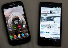Forskjellen i størrelse fra Samsungs Galaxy S III til Sonys Xperia Z er ikke skremmende stor.