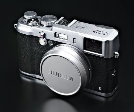 Fujifilm FinePix X100S.