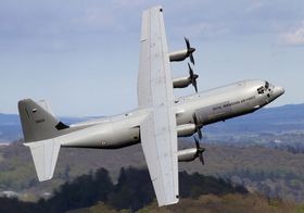 HERCULES: Lockheed Martin-produserte C-130 Hercules er det norske forsvarets primære transportfly. Når det trengs, kan også Norge benytte seg av det vesentlig kraftigere Boeing C-17 Globemaster 3.