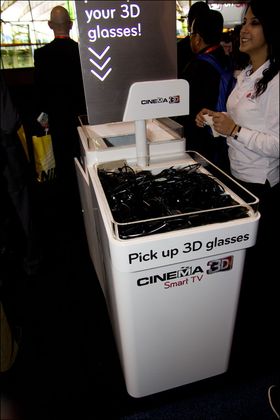 På CES 2012 ble 3D-briller delt ut over en lav sko. Nå snakker ingen om dem.