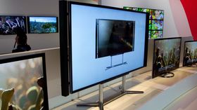 Med 4K-TV-en KD-84X9005 kan brukerne laste ned 4K-filmer til en medfølgende harddisk.