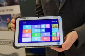 Panasonic Toughpad FZ-G1 har en svært lyssterk skjerm med oppløsning på 1920 x 1200 punkter.