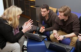 IT-teknologi står friere famessig enn IT-ingeniør.