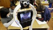 Les Elev går på skolen via en robot