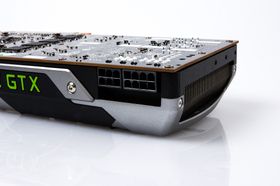 Skjermkortet trekker ikke så mye strøm, og trenger bare 1 x 6-pins og 1 x 8-pins PCIe-strømtilførsel.