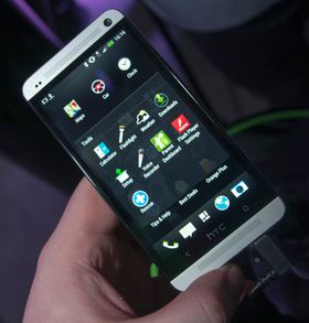 Foldere slik de ser ut i Sense 5 på HTC One.